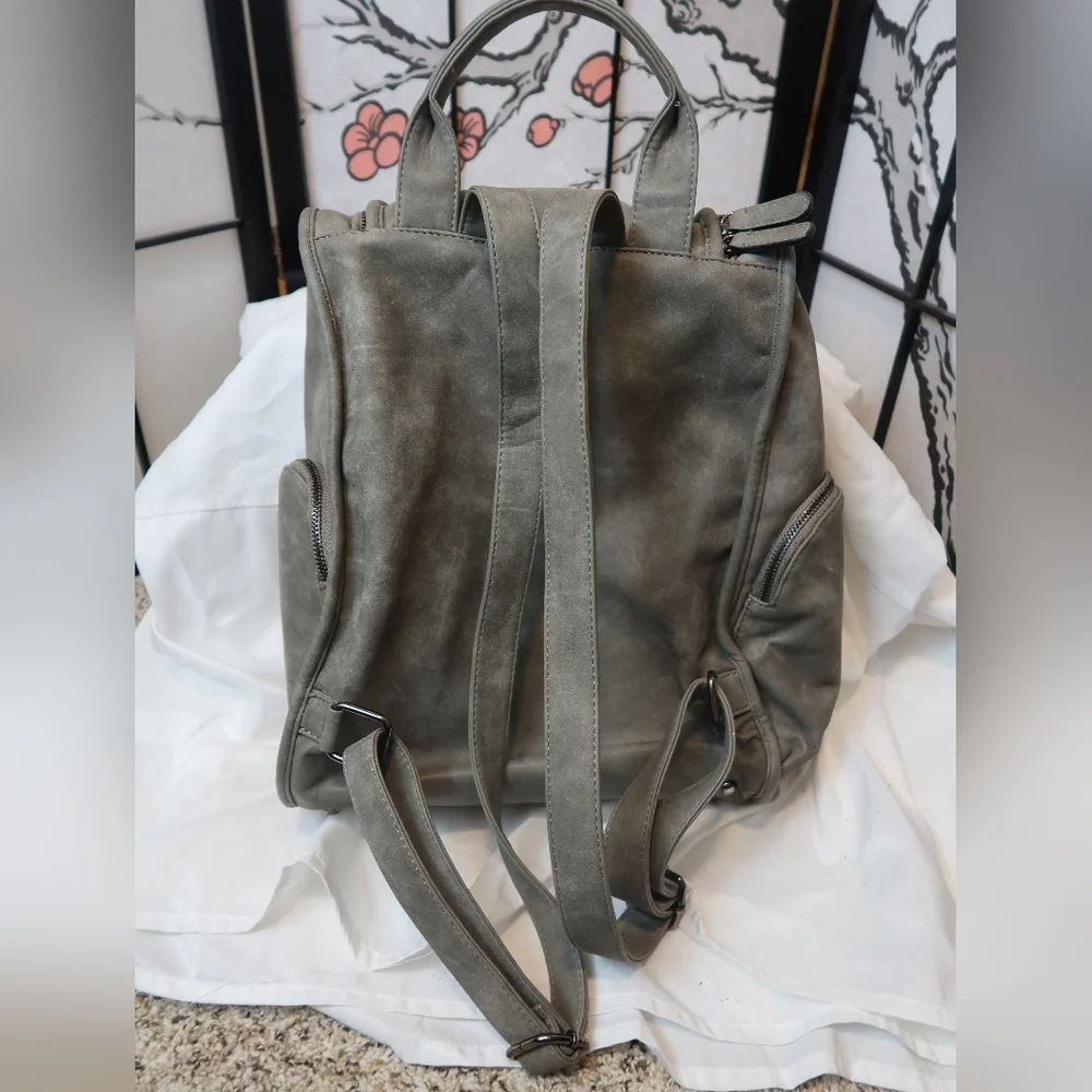 Portage Travel Gear Stylish Gray Women's Backpack